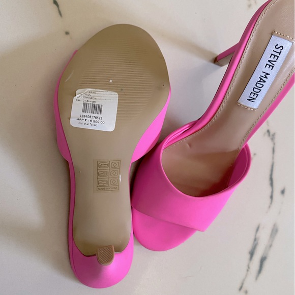 Steve Madden Neon Pink Stilettos size 35 (21.6 cm) - Picture 3 of 5